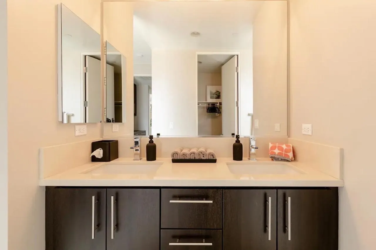 **Fabulous New Luxe Home Pool-Spa-Views!!!** Palm Springs