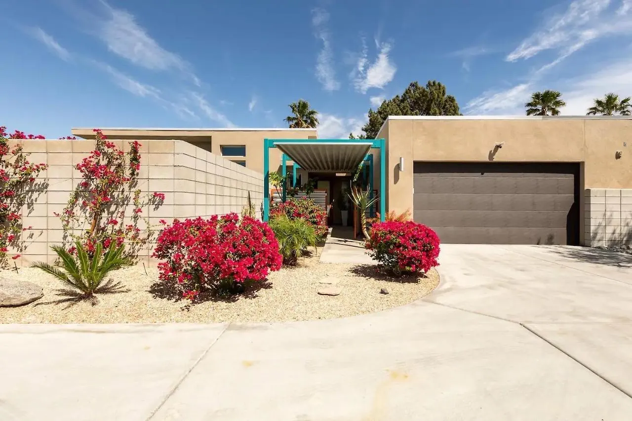 **Fabulous New Luxe Home Pool-Spa-Views!!!** Palm Springs