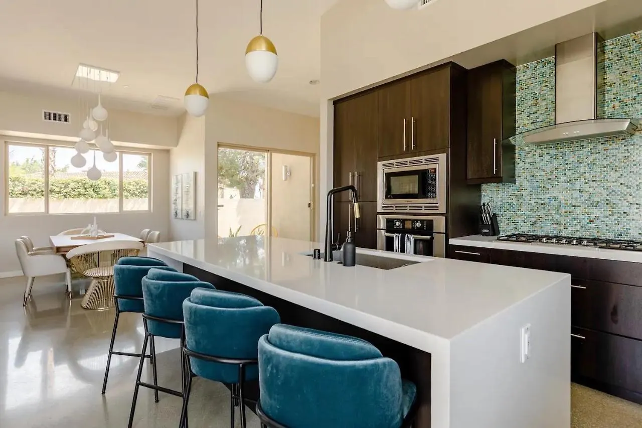 **Fabulous New Luxe Home Pool-Spa-Views!!!** Palm Springs