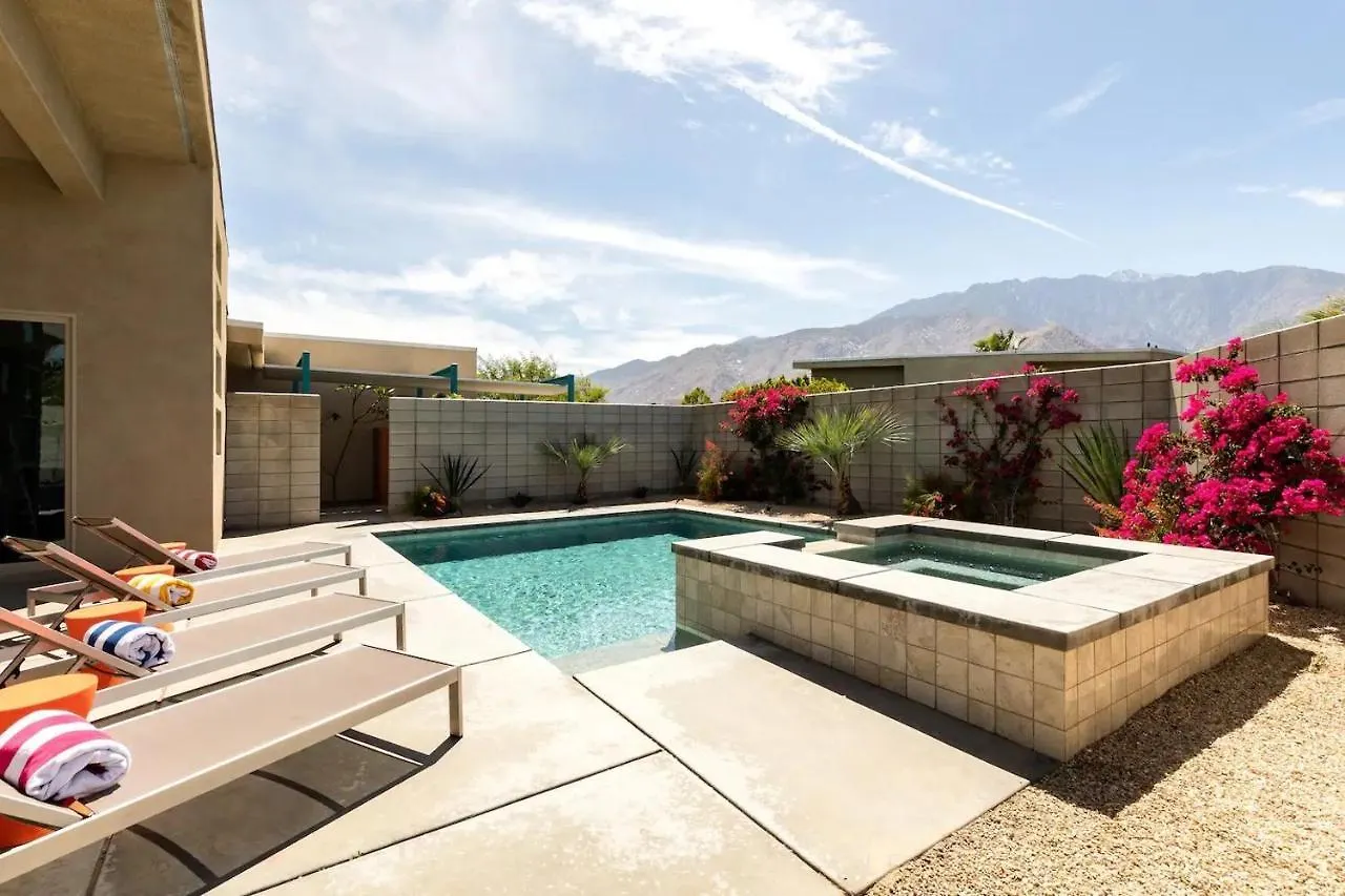 **Fabulous New Luxe Home Pool-Spa-Views!!!** Palm Springs